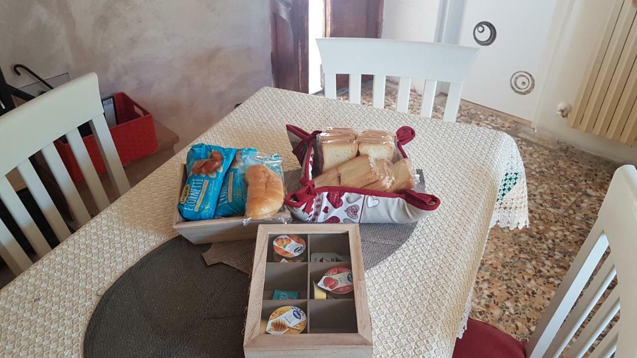 דירות Poggio Bustone La Casetta Del Pellegrino מראה חיצוני תמונה
